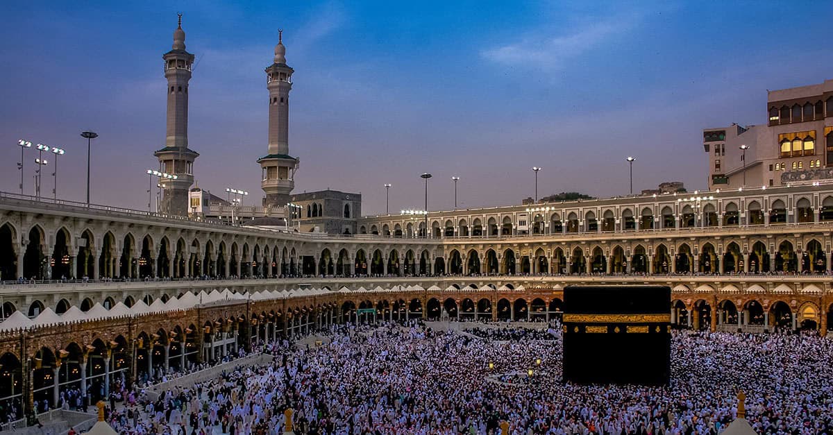 Tailored masjid group Umrah departure arranged from the UK